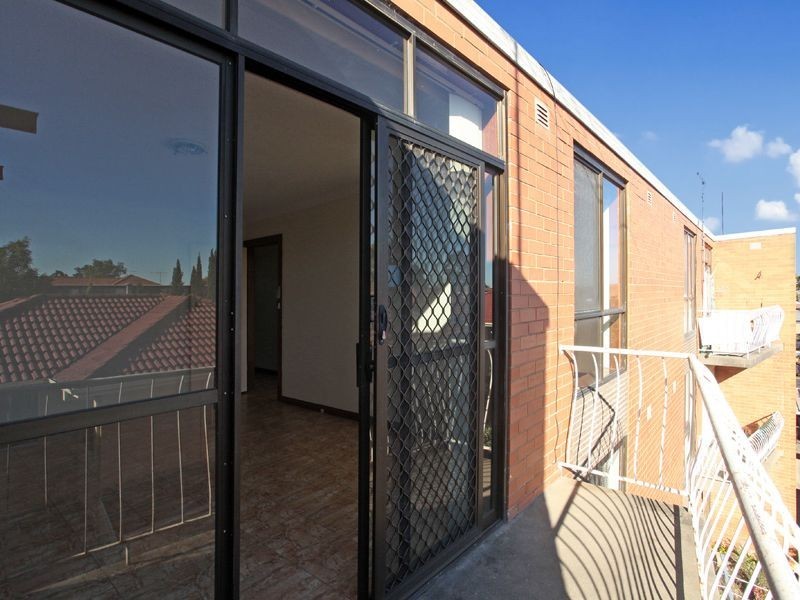 11/6 Eldridge Street, Footscray VIC 3011