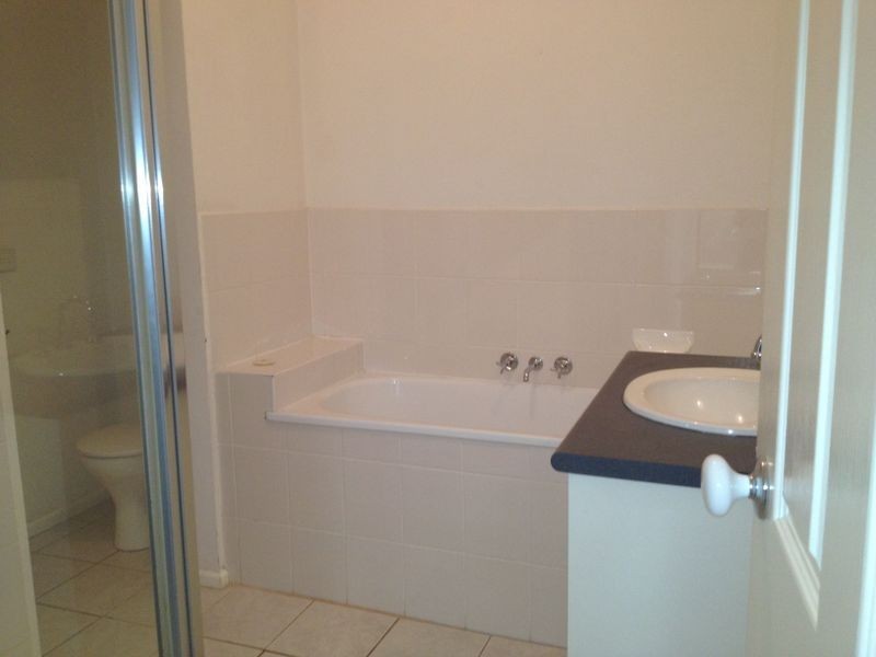 1/24 Scovell Crescent, Maidstone VIC 3012