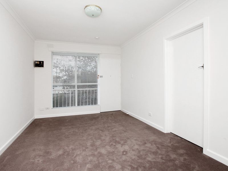 13/6 Carmichael Street, West Footscray VIC 3012