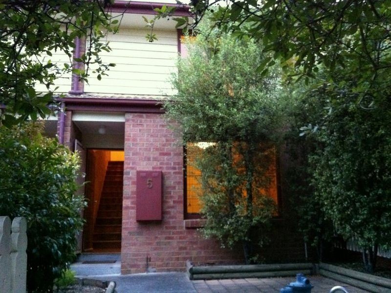 5 Secomb Place, Footscray VIC 3011