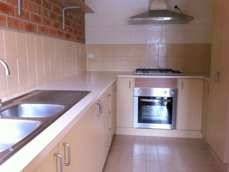 5 Secomb Place, Footscray VIC 3011