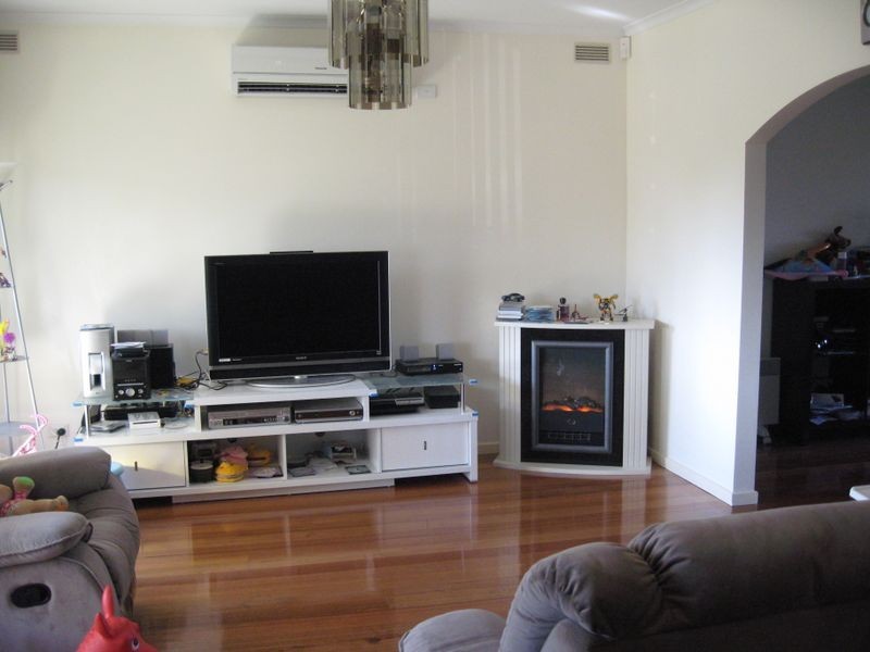 5 Jacinta Way, Kings Park VIC 3021