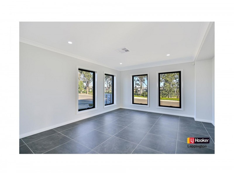 12 Narrabeen Street, Gregory Hills NSW 2557