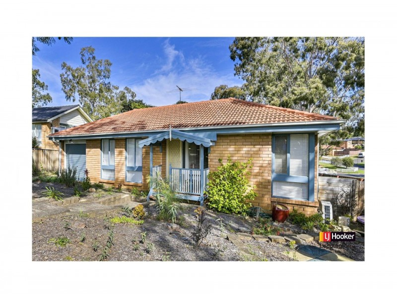 27 Manooka Crescent, Bradbury NSW 2560
