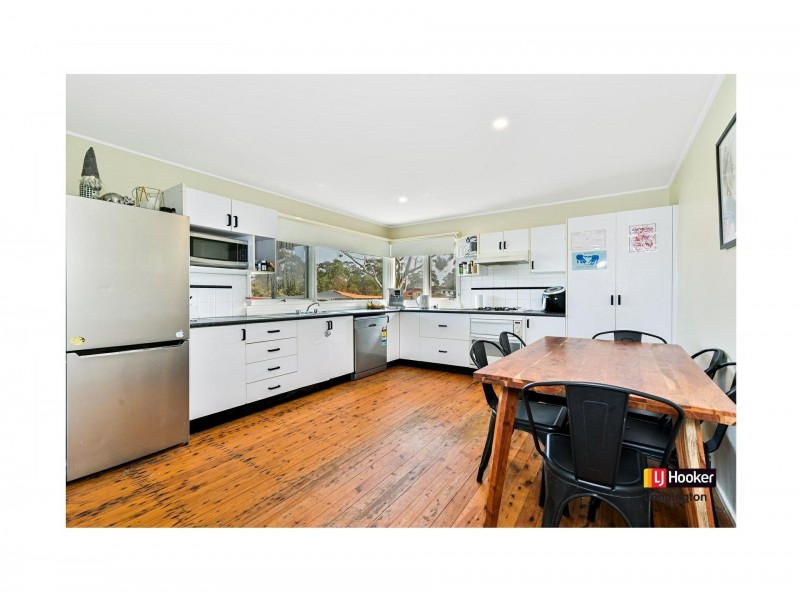 27 Manooka Crescent, Bradbury NSW 2560