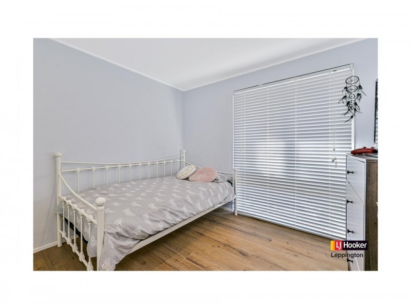 27 Manooka Crescent, Bradbury NSW 2560