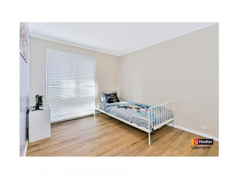 27 Manooka Crescent, Bradbury NSW 2560