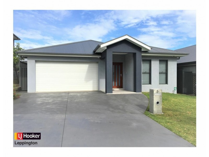 3 Oaklands Circuit, Gregory Hills NSW 2557