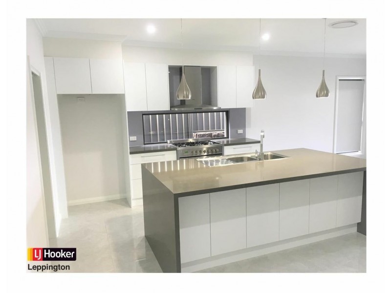 3 Oaklands Circuit, Gregory Hills NSW 2557