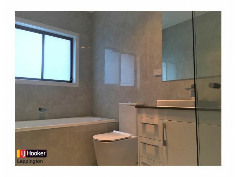 3 Oaklands Circuit, Gregory Hills NSW 2557