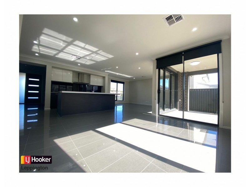 17 Plumegrass Avenue, Denham Court NSW 2565