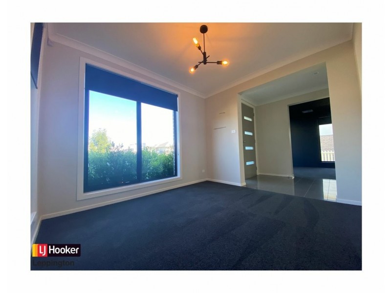 17 Plumegrass Avenue, Denham Court NSW 2565