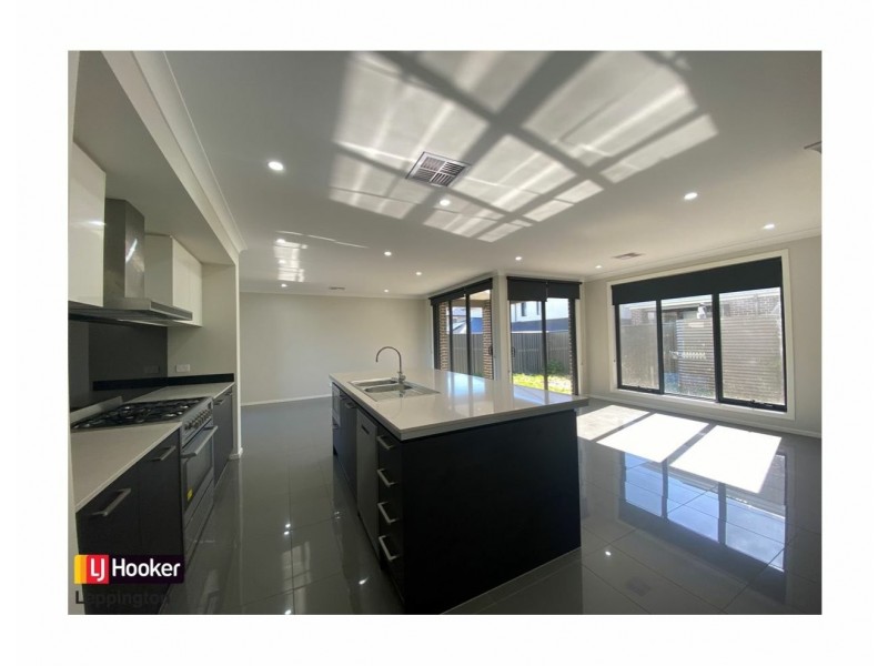 17 Plumegrass Avenue, Denham Court NSW 2565