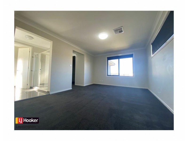 17 Plumegrass Avenue, Denham Court NSW 2565