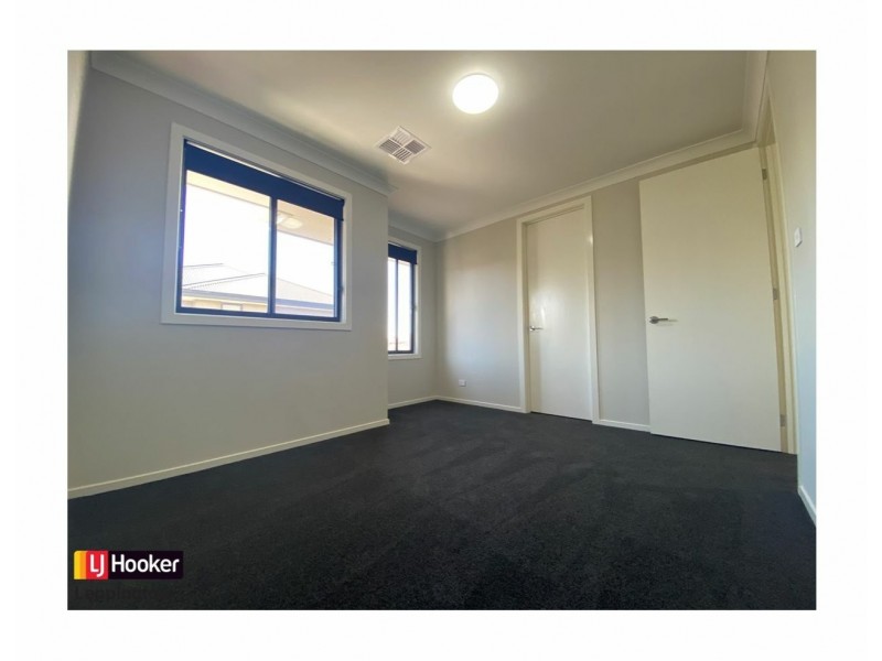 17 Plumegrass Avenue, Denham Court NSW 2565