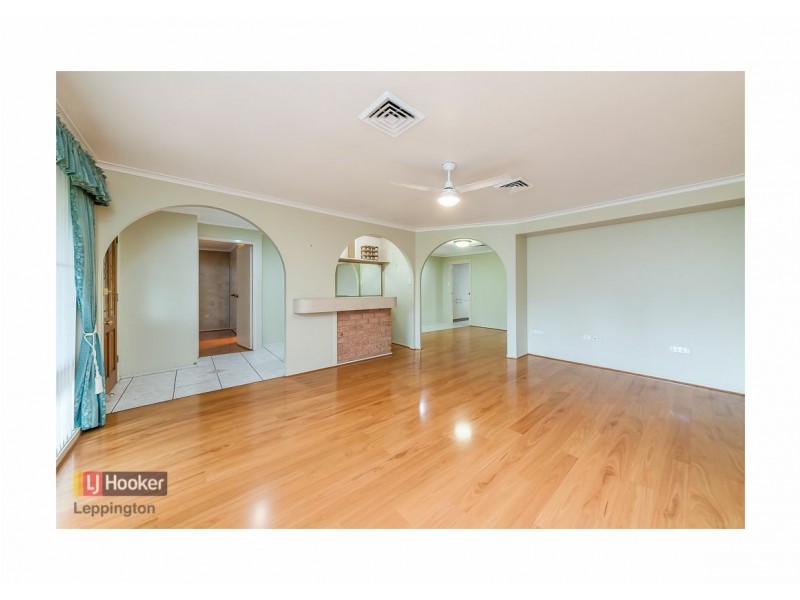 10 Julia Close, West Hoxton NSW 2171