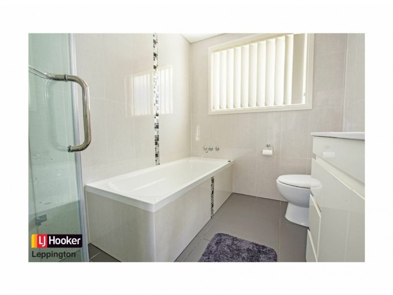 17 Verge Place, West Hoxton NSW 2171