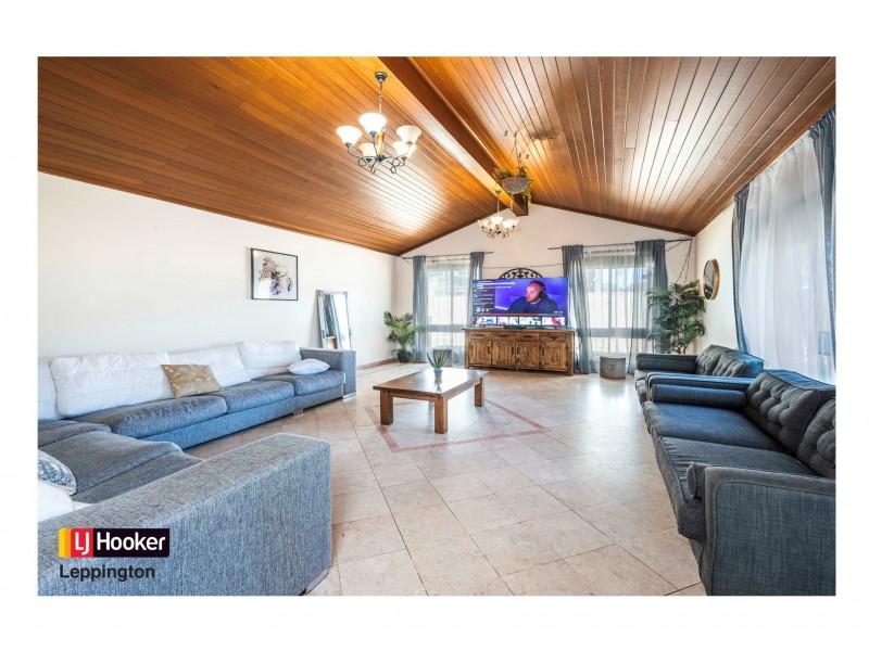 100 Jacaranda Crescent, Casula NSW 2170