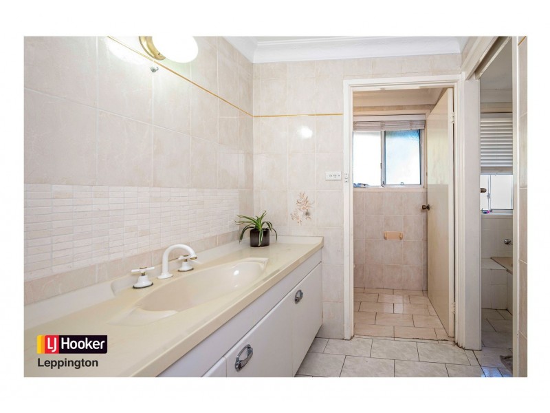 100 Jacaranda Crescent, Casula NSW 2170