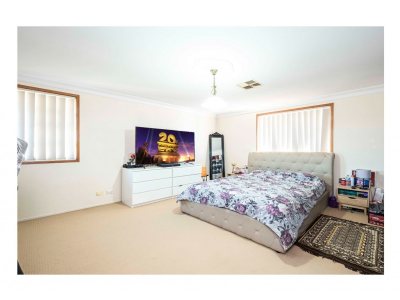 100 Jacaranda Crescent, Casula NSW 2170