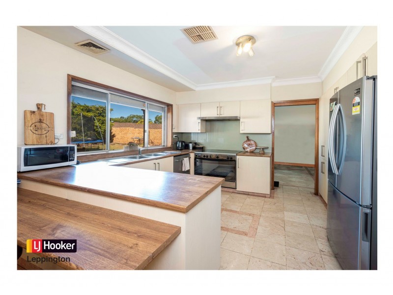 100 Jacaranda Crescent, Casula NSW 2170