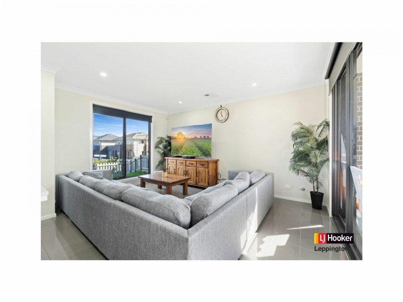 17 Plumegrass Avenue, Denham Court NSW 2565