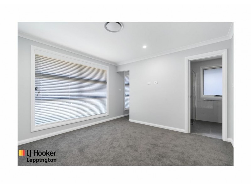 11 Davidson Street, Oran Park NSW 2570