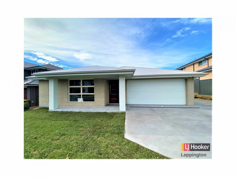 11 Davidson Street, Oran Park NSW 2570