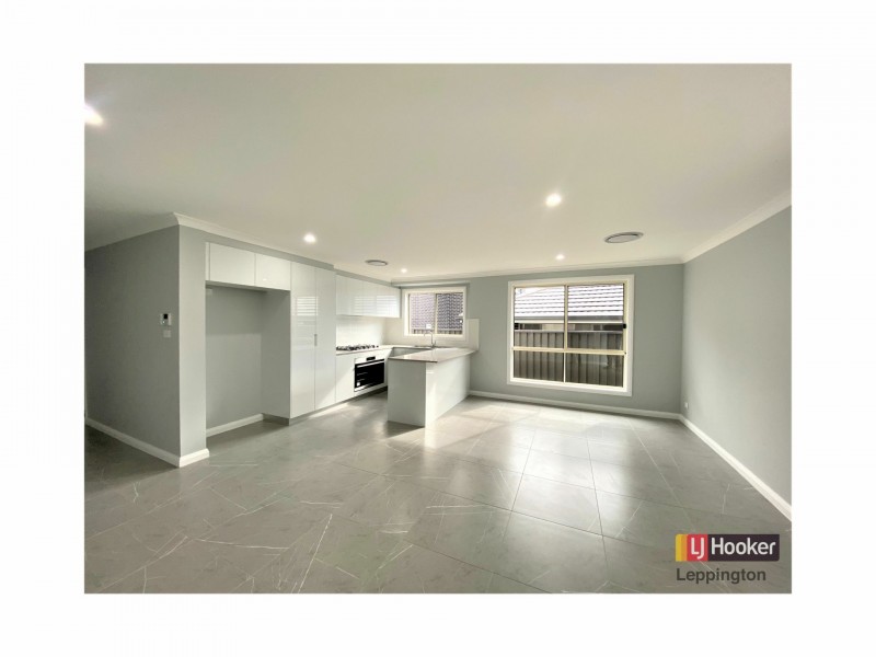 11 Davidson Street, Oran Park NSW 2570