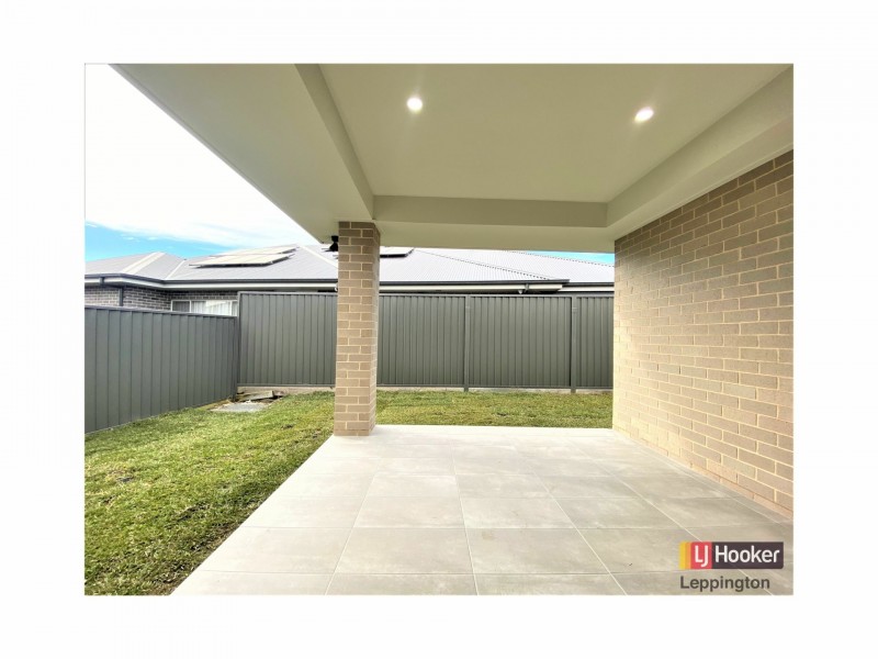 11 Davidson Street, Oran Park NSW 2570