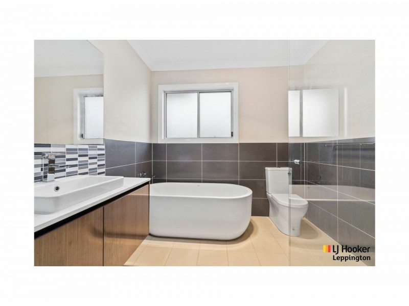 42 Longview Road, Gledswood Hills NSW 2557