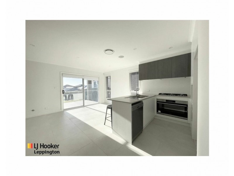 17 Batavia Avenue, Leppington NSW 2179