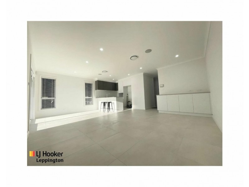 17 Batavia Avenue, Leppington NSW 2179