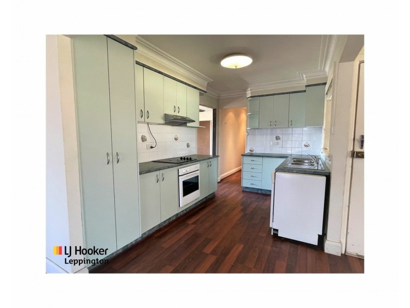 4 Godfrey Avenue, West Hoxton NSW 2171