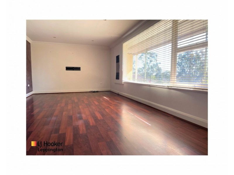 4 Godfrey Avenue, West Hoxton NSW 2171