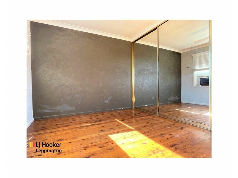4 Godfrey Avenue, West Hoxton NSW 2171