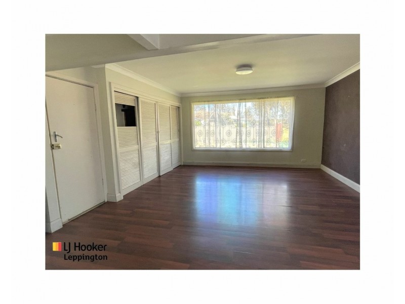 4 Godfrey Avenue, West Hoxton NSW 2171
