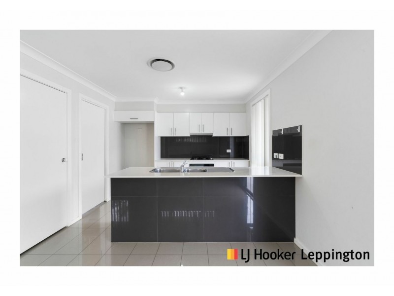 11 Peck Close, Oran Park NSW 2570