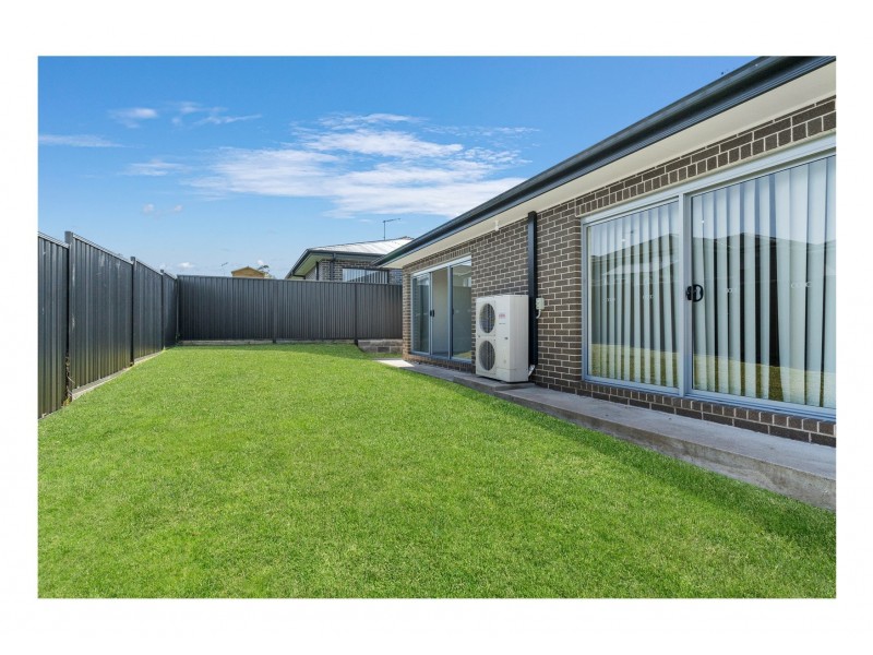 10 Ambrose Avenue, Middleton Grange NSW 2171