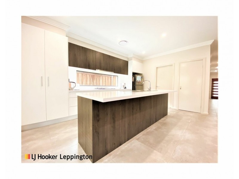 18 Hennings Way, Gledswood Hills NSW 2557