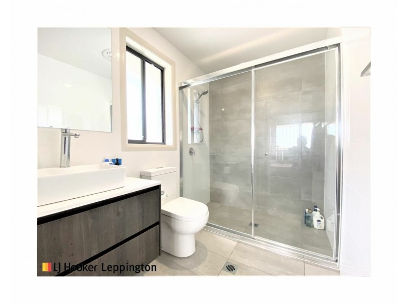 18 Hennings Way, Gledswood Hills NSW 2557