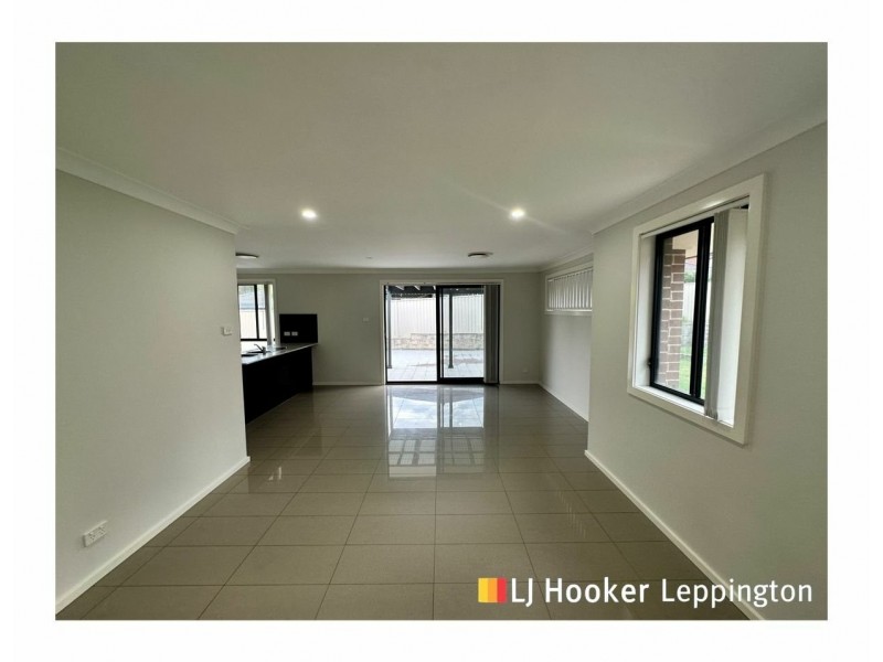 11 Peck Close, Oran Park NSW 2570