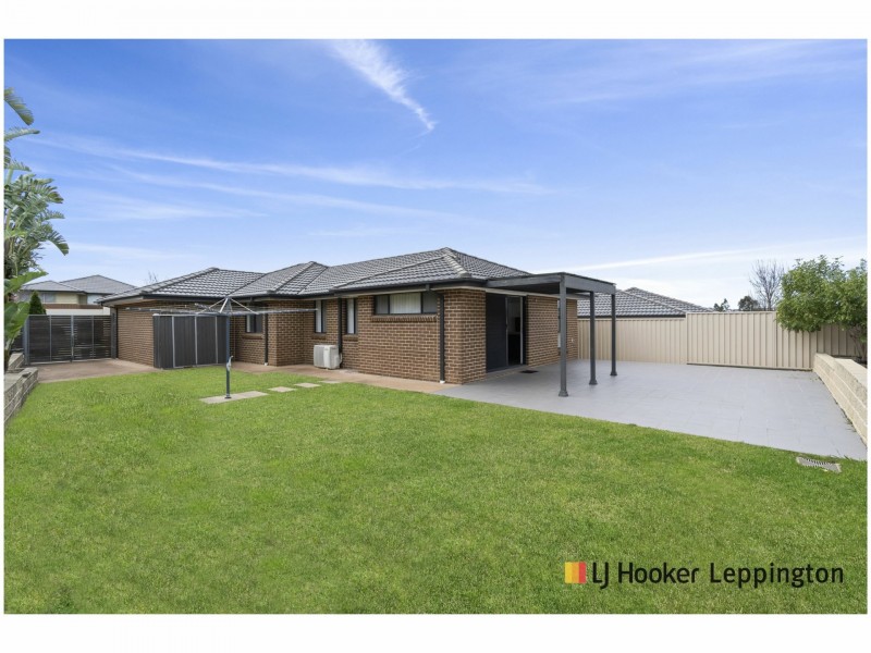 11 Peck Close, Oran Park NSW 2570