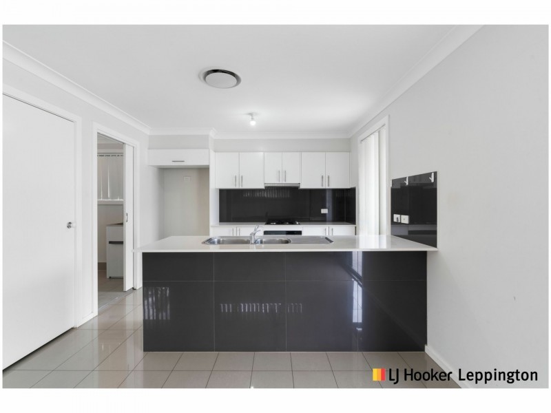 11 Peck Close, Oran Park NSW 2570