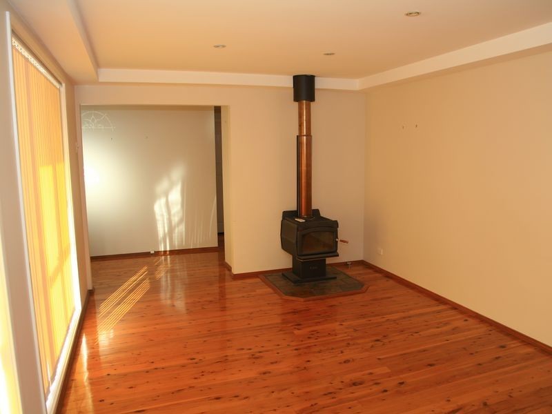 13 Columbia Street, Kearns NSW 2558