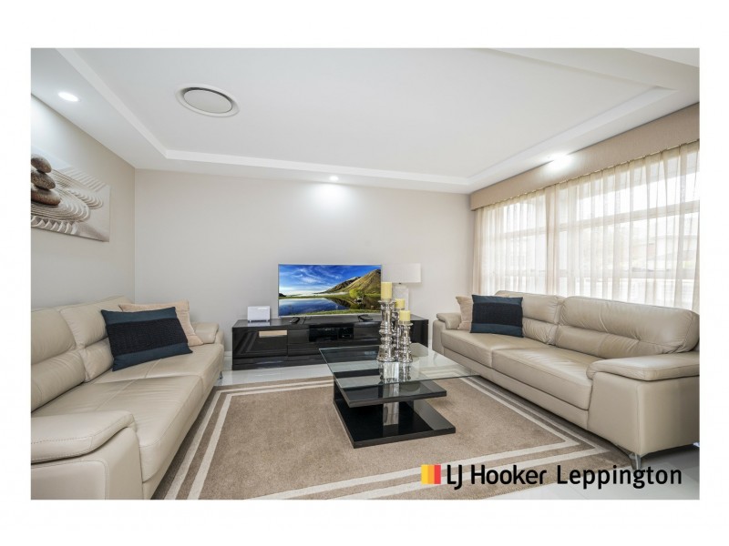 14 Oaklands Circuit, Gregory Hills NSW 2557