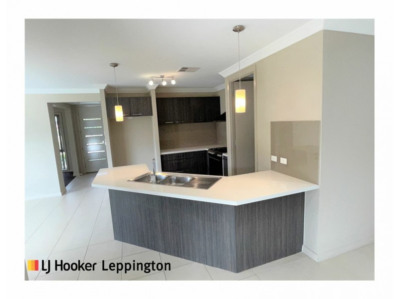 19 Buckingham Loop, Oran Park NSW 2570