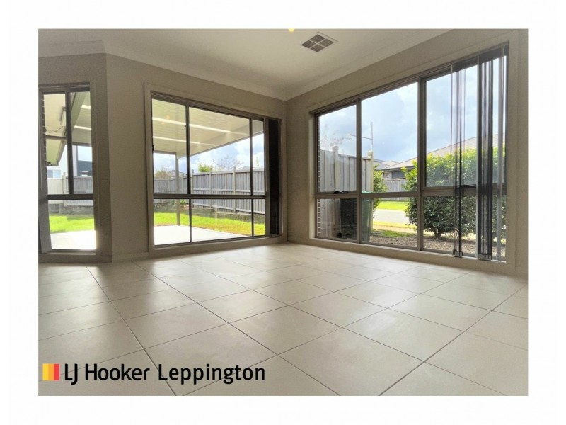 19 Buckingham Loop, Oran Park NSW 2570