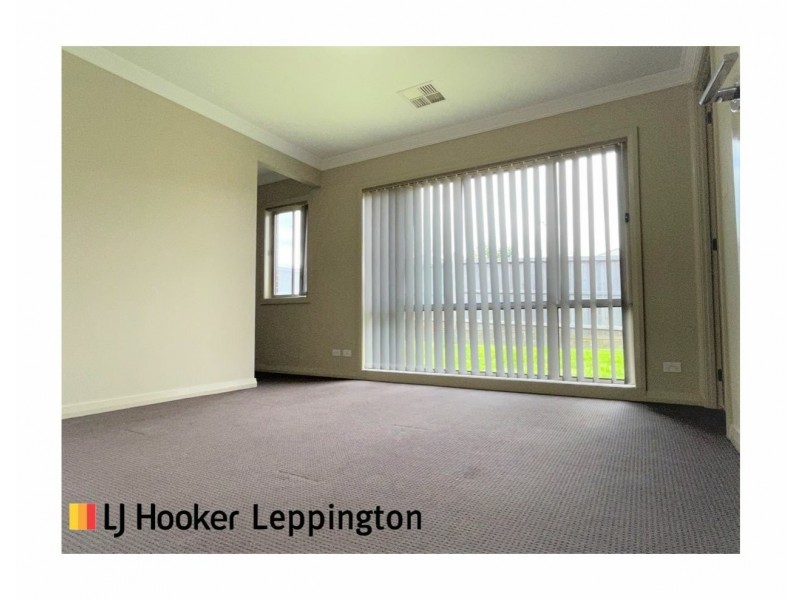 19 Buckingham Loop, Oran Park NSW 2570