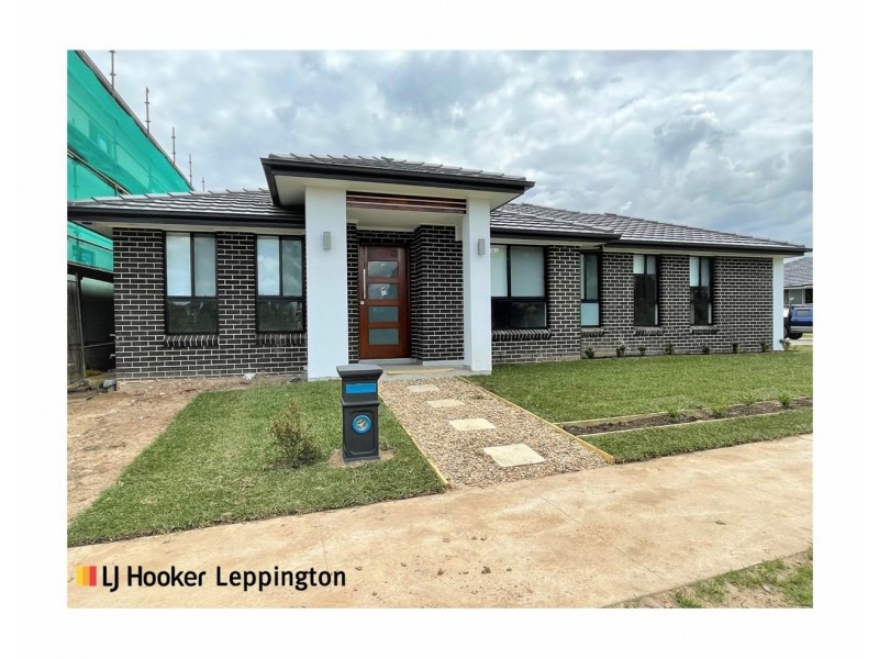 18 Coleman Loop, Catherine Field NSW 2557